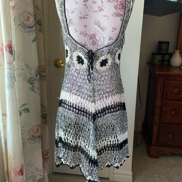 Crochet beach cover up - Picture 2 of 2